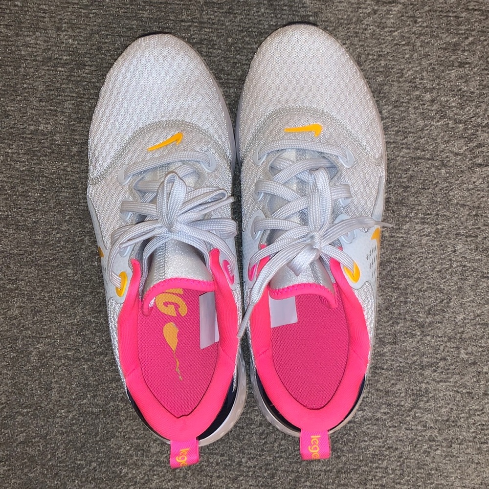 Nike Running Shoes - Picture 5 of 7